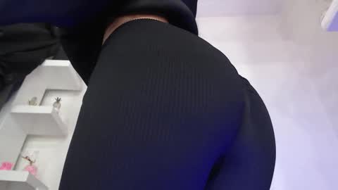 Snapshot of ashlyvesneva chatting on 09/26/25, 11:31  Ashly online show from 09/26/25, 11:31