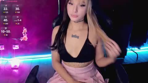 Snapshot of ashmila chatting on 03/11/25, 06:53 Mila online show from 03/11/25, 06:53