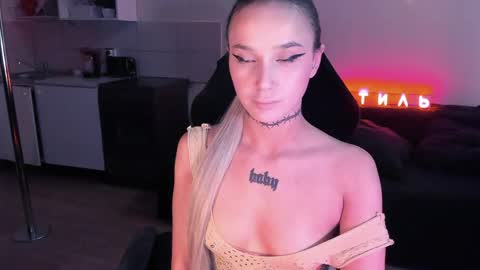 Mila online show from 05/20/26, 05:35
