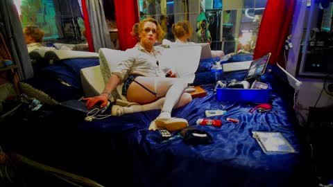 Snapshot of ashmomo chatting on 01/06/25, 12:16 ashmomo online show from 01/06/25, 12:16