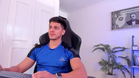 Snapshot of ashton_coleman_ chatting on 11/18/25, 01:26 my name real is camilo online show from 11/18/25, 01:26