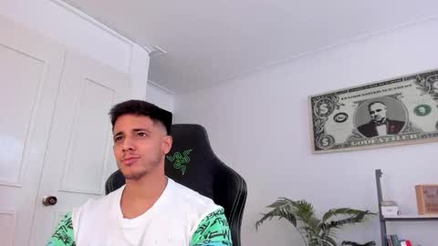 Snapshot of ashton_coleman_ chatting on 11/22/25, 03:55 my name real is camilo online show from 11/22/25, 03:55