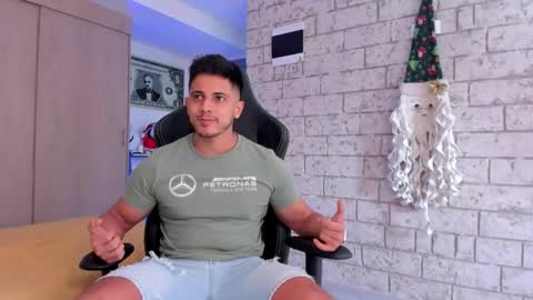 Snapshot of ashton_coleman_ chatting on 12/14/25, 03:17 my name real is camilo online show from 12/14/25, 03:17