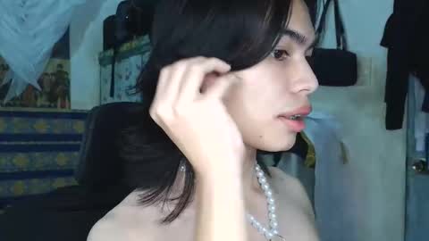 asian_babyboi online show from 11/21/25, 05:06