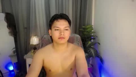 Snapshot of asian_handsomexx chatting on 10/27/25, 08:18 asian_handsomexx online show from 10/27/25, 08:18