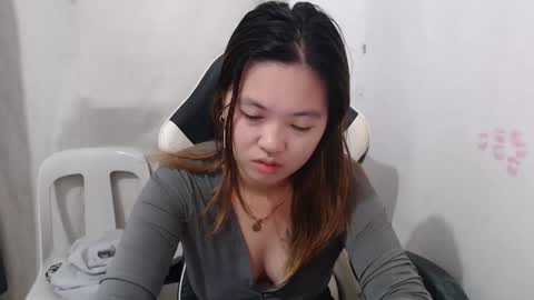 Snapshot of asian_honey69 chatting on 02/24/26, 08:18 bb girl online show from 02/24/26, 08:18