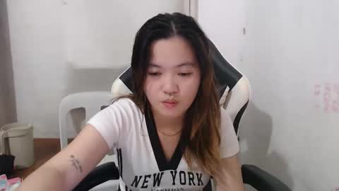 Snapshot of asian_honey69 chatting on 03/15/26, 06:14 bb girl online show from 03/15/26, 06:14
