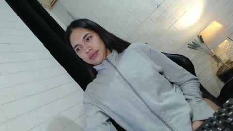 Snapshot of asian_kati chatting on 10/24/25, 06:48 theakati online show from 10/24/25, 06:48