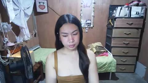 Snapshot of asian_llory chatting on 10/11/25, 11:42 asian_llory online show from 10/11/25, 11:42