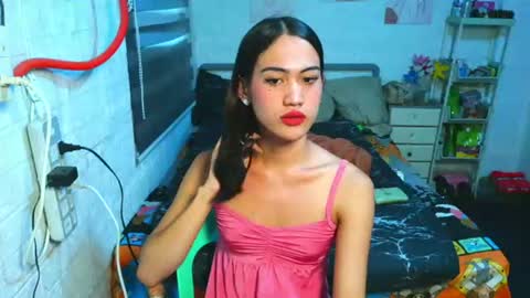 LOVELY LORAINE online show from 06/24/26, 05:17
