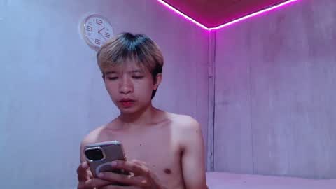 Snapshot of asian_macky chatting on 04/25/26, 05:21 asian_macky online show from 04/25/26, 05:21