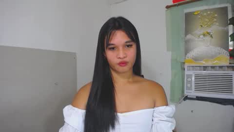 Snapshot of asian_yannie chatting on 10/09/25, 11:03 Yan online show from 10/09/25, 11:03