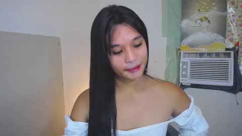 Snapshot of asian_yannie chatting on 10/24/25, 11:39 Yan online show from 10/24/25, 11:39