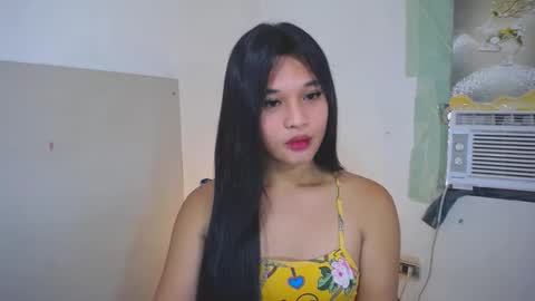 Snapshot of asian_yannie chatting on 10/26/25, 04:07 Yan online show from 10/26/25, 04:07