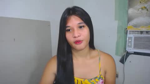 Snapshot of asian_yannie chatting on 10/29/25, 07:04 Yan online show from 10/29/25, 07:04