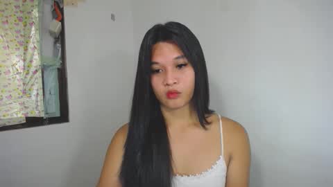 Snapshot of asian_yannie chatting on 11/07/25, 09:09 Yan online show from 11/07/25, 09:09