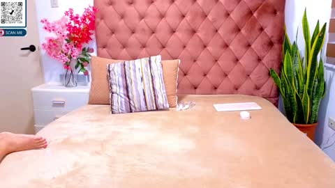 Dhimple online show from 09/26/25, 05:44