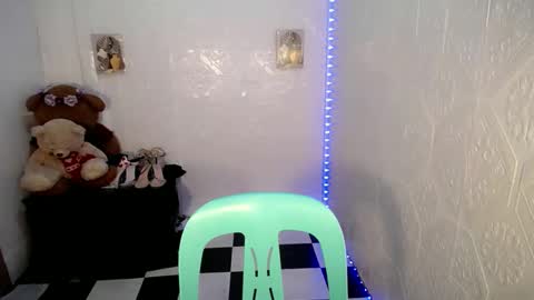 Snapshot of asianbarbie05 chatting on 12/02/24, 01:47 SOFIA online show from 12/02/24, 01:47