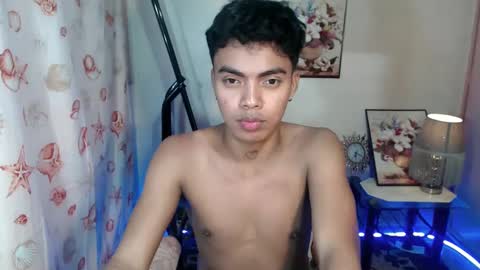 Snapshot of asianboyhunt chatting on 02/20/25, 11:42 Fev online show from 02/20/25, 11:42