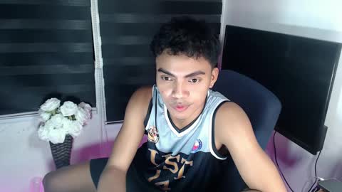 Snapshot of asianboyhunt chatting on 02/20/25, 03:41 Fev online show from 02/20/25, 03:41