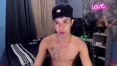 asiancum_peter online show from 11/21/25, 02:21