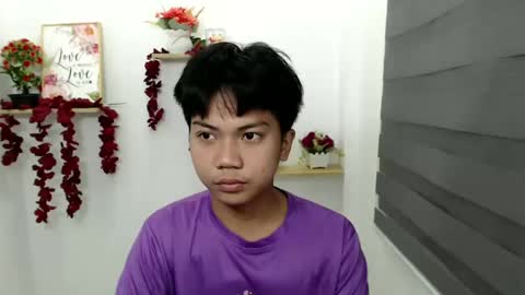 Snapshot of asiancutie0 chatting on 12/27/24, 12:34 online show from 12/27/24, 12:34