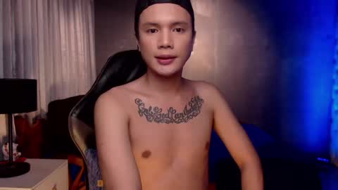 Snapshot of asianguy_nextdoor chatting on 10/10/25, 08:35 AsherMiller online show from 10/10/25, 08:35