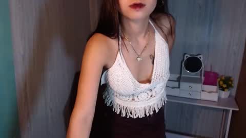 Snapshot of asianhot_celine chatting on 03/05/25, 02:01 Celine online show from 03/05/25, 02:01