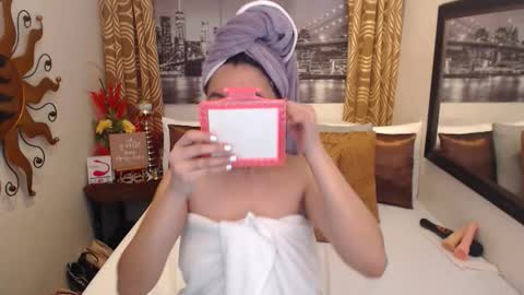 Snapshot of asianhotjasmin chatting on 11/16/25, 01:22 asianhotjasmin online show from 11/16/25, 01:22