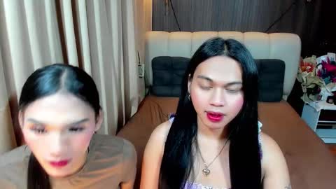 Snapshot of asianhugecockjulia1 chatting on 09/14/25, 02:33 JULIA online show from 09/14/25, 02:33