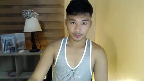 Snapshot of asianhunk_jamesx chatting on 11/18/25, 11:36 asianhunk_jamesx online show from 11/18/25, 11:36