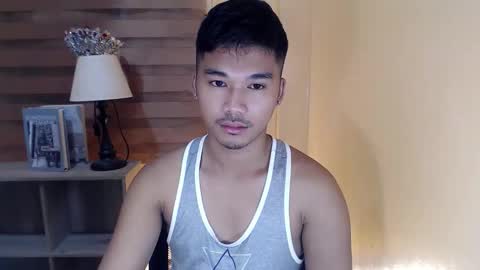 Snapshot of asianhunk_jamesx chatting on 11/19/25, 10:43 asianhunk_jamesx online show from 11/19/25, 10:43