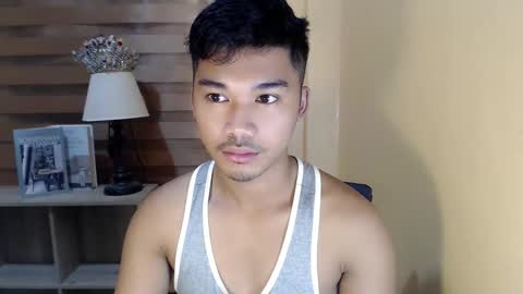 Snapshot of asianhunk_jamesx chatting on 11/24/25, 12:32 asianhunk_jamesx online show from 11/24/25, 12:32