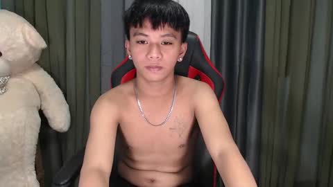 Snapshot of asianhunk_zam chatting on 12/11/24, 05:26 Zam online show from 12/11/24, 05:26
