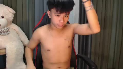 Snapshot of asianhunk_zam chatting on 01/02/25, 02:02 Zam online show from 01/02/25, 02:02