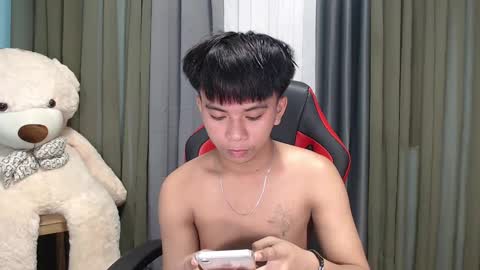Snapshot of asianhunk_zam chatting on 01/05/25, 09:36 Zam online show from 01/05/25, 09:36