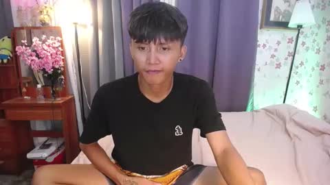 Snapshot of asiansmokeyxx chatting on 12/11/24, 03:05 prince online show from 12/11/24, 03:05