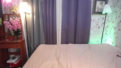 Snapshot of asiansmokeyxx chatting on 12/12/24, 04:43 prince online show from 12/12/24, 04:43