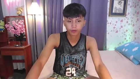 Snapshot of asiansmokeyxx chatting on 01/10/25, 08:29 prince online show from 01/10/25, 08:29