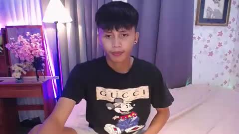 Snapshot of asiansmokeyxx chatting on 02/13/25, 02:09 prince online show from 02/13/25, 02:09