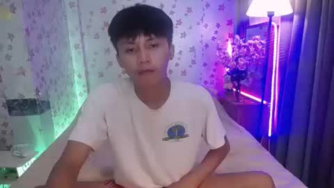 Snapshot of asiansmokeyxx chatting on 03/12/25, 06:44 prince online show from 03/12/25, 06:44