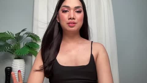 Lily online show from 06/25/26, 09:25