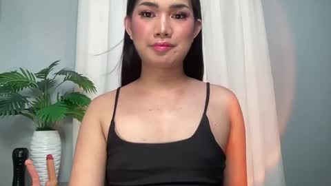 Lily online show from 06/26/26, 10:52