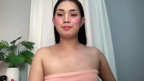 Lily online show from 07/04/26, 10:27