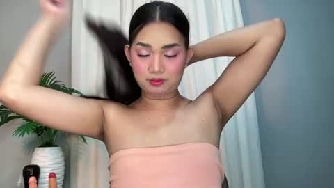 Lily online show from 07/06/26, 11:51
