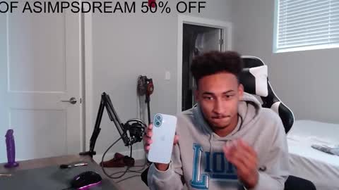 Snapshot of asimpsdream chatting on 09/25/25, 01:04 asimpsdream online show from 09/25/25, 01:04