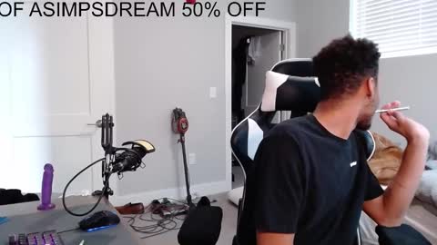 Snapshot of asimpsdream chatting on 10/17/25, 01:57 asimpsdream online show from 10/17/25, 01:57