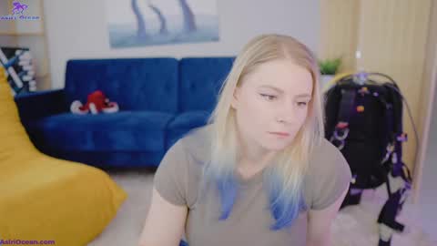Snapshot of asiri_ocean chatting on 04/21/26, 04:34 Asiri pronounced Ah-siri Please no nicknames 3 online show from 04/21/26, 04:34