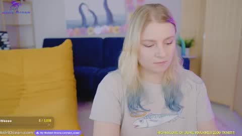 Asiri   pronounced Ah-siri Please no nicknames   3 online show from 06/20/26, 03:48