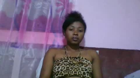 asmiraa online show from 12/23/25, 05:27